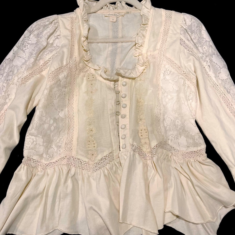 ANTHROPOLOGIE Forever that girl - Embroidered lace button down blouse